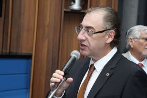 Deputado Neno Razuk, autor da proposta, durante sessão plenária na Assembleia Legislativa de Mato Grosso do Sul