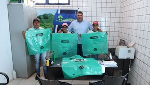Catadoras de Resíduos Recicláveis e o secretário Élcio Moraes